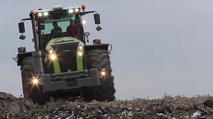 70K views · 726 reactions | See CLAAS XERION 5000 working in pretty hard conditions (winter ploughing) in Czech Republic. Thank you Lukin Kobrle for this interesting video. Full video version: https://www.youtube.com/watch?v=Q0fexmha1QY #CLAAS #CLAASXERION5000 #CLAASinCzechRepublic | CLAAS | Facebook