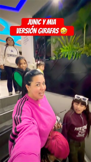 JUNIC Y MIA versión JIRAFAS 🦒🤣 #humor #comedia #familia #fedevigevani #junicelfamoso #mia