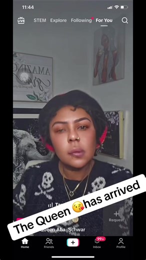 Adepa billionaire. (@auntieadepa)’s video of Queen