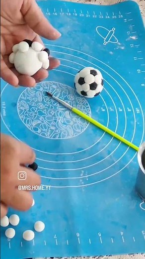 Quick tutorial on how to make football fondant cake topper
