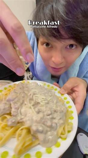 Fettuccine Alfredo for breakfast #ItalianFood #fettuccine #CheesyFettuccine #FettuccineAlfredo