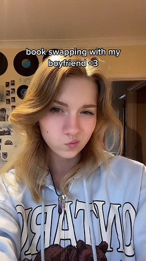 gorgeous gorgeous girls turn their boyfriends into readers xoxo #maisysbookclub #bookhaul #booktok #fyp #foryou #tbr #xyzbca #2022reads #boyfriend #bf