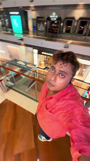 What unexpected discovery did Shouvik make inside Singapore’s most iconic mall? 🛍️🇸🇬👀The best