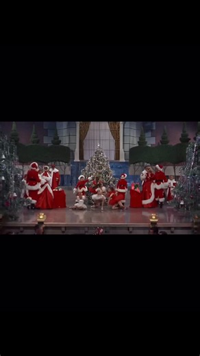 🎥Classic Hollywood📽 on Instagram: "Happy Christmas movie season ❤️ White Christmas (1954) 🎄 Bing Crosby, Danny Kaye, Vera-Ellen, and Rosemary Clooney in the final scene #whitechristmas #whitechristmas1954 #bingcrosby #bing #crosby #dannykaye #verellen #rosemaryclooney #vintage #oldhollywood #musical #christmasmovie #christmasclassic"
