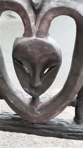Alien Sculpture?! #shorts #zoo