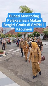 52K views · 578 reactions | Bupati monitoring pelaksanaan Makan Bergizi Gratis (MBG) di SMPN 1 Kebumen, Selasa 11 Maret 2025 | Kebumen Update | Facebook