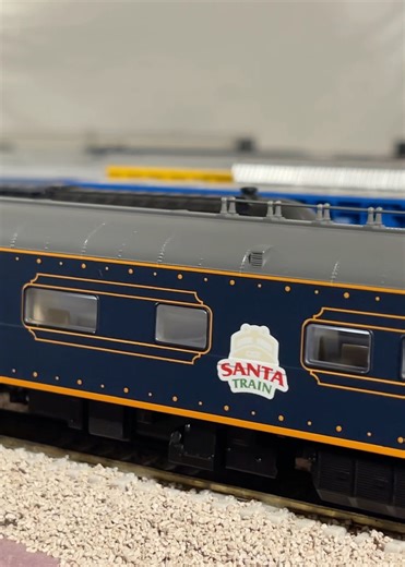 Ho Scale BLI CSX Santa Business Class Car #trains #modeltrains #csx
