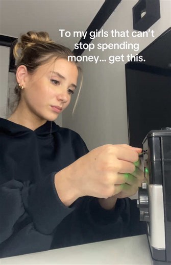 Money-saving Tips for Shopaholic Girls