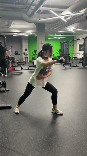 Cable single arm chest press right