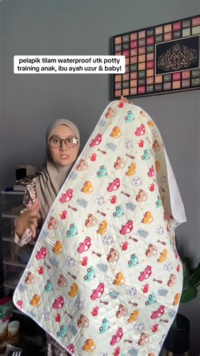ameraa on Instagram: "ibu dan ayah yg tgh potting training anak tu wajib ada cam biasa beli dekat link https://vt.tiktok.com/ZS5Ufuq6K/ atau https://s.shopee.com.my/4VWGyOwePq"
