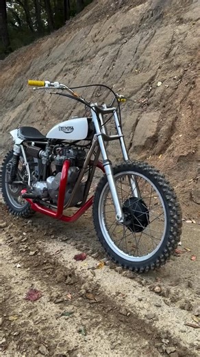 @kazunori_matsukawa with the Triumph T120R 🤌🏼 #triumphmotorcycles | LeftCo