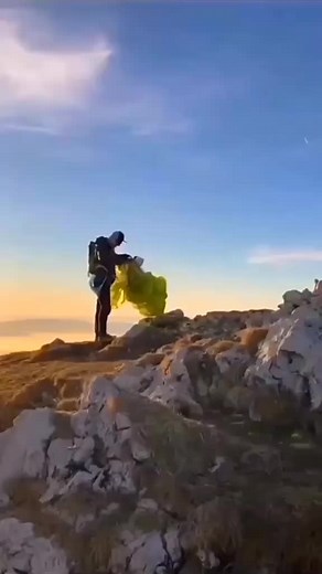 Ultimate Paragliding Adventure on Mountain Peaks