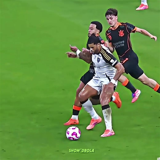 FORÇA ABSURDA 💪🔥 | Memphis Depay no Corinthians #memphis #skills #corinthians