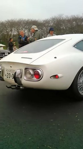 トヨタ2000GT走行動画