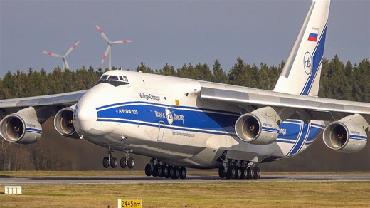 Watch these incredible ramp operations at Hahn Airport up close