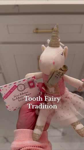 I wasn’t prepared for this to happen so soon but thankfully I had everything I needed on hand to make the first tooth fairy visit magical 😍 what age did your kids lose their teeth?! 5 seems so young!! #toothfairyvisitstonight #toothfairyvisit #firsttoothlost #lostfirsttooth #firsttoothfairyvisit #toothfairy #toothfairyideas #toothfairyduties #asmr #pinterestmom #thatmom #craftymoms #momsover30 #millenialmom My daughter lost her first tooth so I’m playing tooth fairy for the first time and start