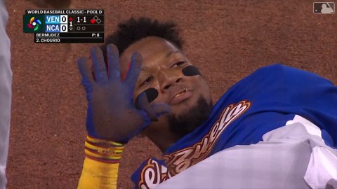 Ronald Acuña Jr. advances to third on steal, error