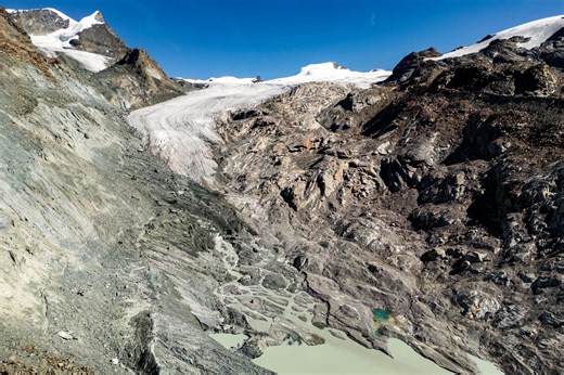 Le tourisme de la dernière chance menace les glaciers déjà fragilisés | RTS