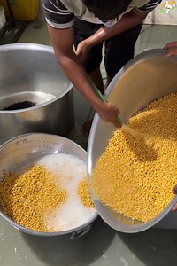 Art of making Gujarati Khaman Dhokla | Yum Yum India