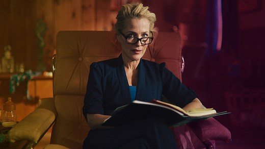 Sex Education returns for its final season in ONE WEEK! Here's a *handy* recap of where we left off, courtesy of Dr. Milburn. | Netflix