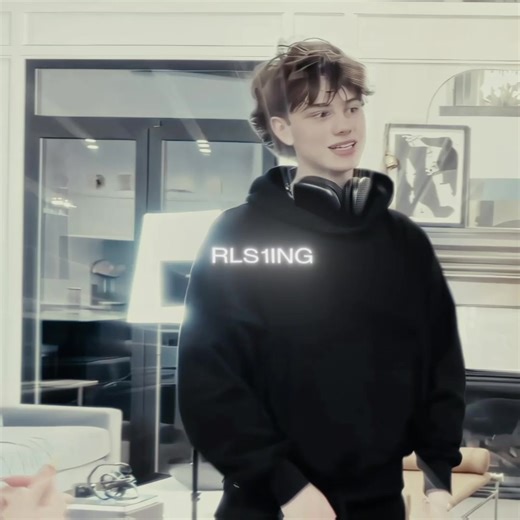 Ordering Food with Noah Risling and Friends