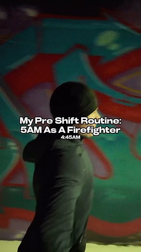 Frosty pre-shift run. If you can lace up when it’s cold, dark, and every part of you says to stay in bed, imagine what you can do when conditions are ideal. This year, commit to doing the hard things—because that’s where the growth is. Embrace the discomfort, lean into the challenge, and set the tone for every day. #Firefighter #DayInTheLife | Everyday Heroes Fitness