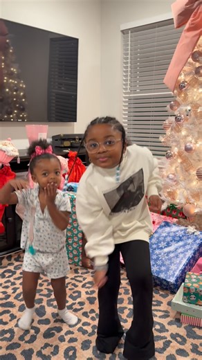 Savannah McConneaughey on Instagram: "January 1st we gon shut the internet down “THATS MY BESTIE” Van Van and @heiressdharris gon turn it up 🔥🔥🔥🔥🔥🔥😎😎😎…. Get your BESTIE ready"