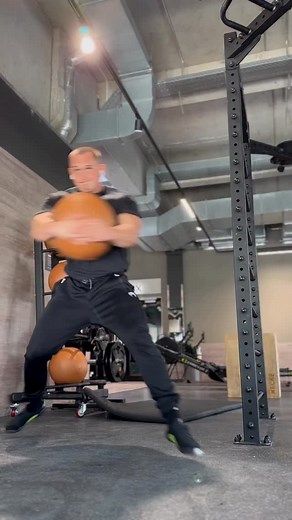 3.3K views · 32K reactions | Comment „FREE“ and bring YOUR FITNESS on a NEW LEVEL 亮 | Alan Hanik | Facebook