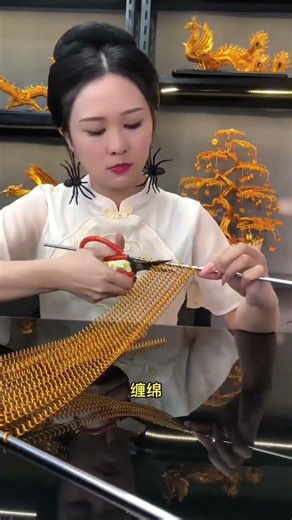 ”14-Year-Old Creates a Stunning Giant 'Peng Soaring' Artwork!”