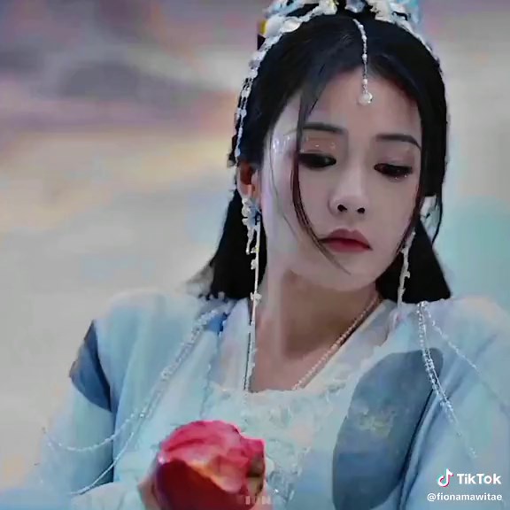 Adorable moments between Bailu and Luoyunxi 🍎
