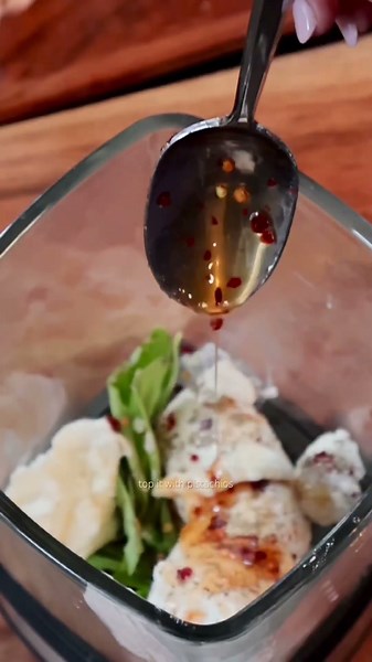 whipped goat cheese dip is the easiest, quickest appetizer 🥰