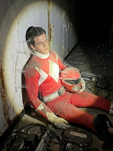 “This abandoned set defined our childhood…” This place is empty now… but this is where Power Rangers came to life. Did you grow up watching this? ⚡ #PowerRangers #90sNostalgia #ChildhoodMemories #AbandonedPlaces #RetroTV