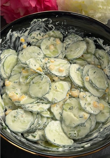Gurkensalat einfach und lecker: schnelles Sommerrezept