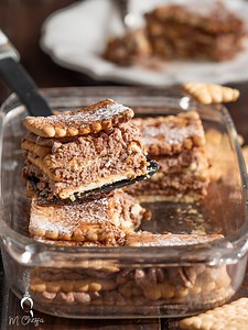 I bimbi la adorano... e si può anche preparare insieme a loro 🥰! La ricetta scritta è nel mio blog: https://blog.giallozafferano.it/mastercheffa/mattonella-di-biscotti-ricotta-e-cioccolato/ | Mastercheffa