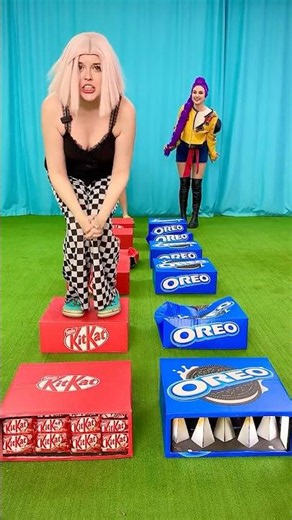Какая сладость меня спасет ??🍬🍭