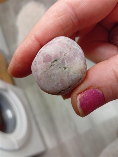 Violet-purple Chalcedony Pebble, Crystals From Scotland, Self-collected, Polished in Our Rock Tumbler - Etsy