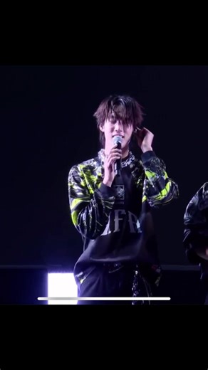 แนะนำตัวสไตล์บัส 🤘🏻😺#busbecauseofyouishine @BUS because of you i shine