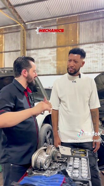 Mecânicos de Varzea Grande: A Equipe da Oficina