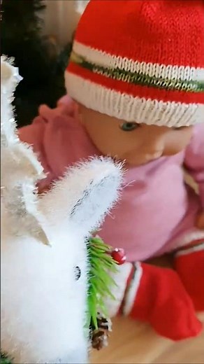 Santa Baby Hat Knitting Pattern by LusiKnits