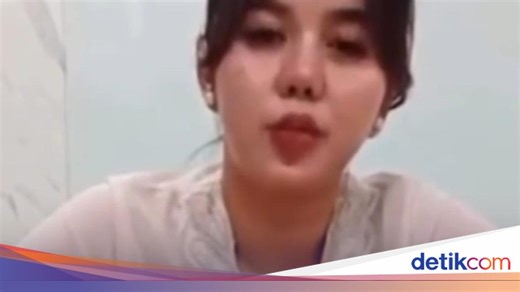 Viral Wanita Nyamar Jadi Pramugari Batik Air, Pakai Seragam Lengkap-ID Card