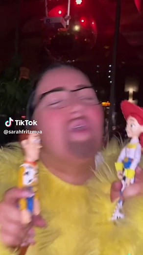 Toy Story Halloween Costume Ideas from Al's Toy Barn 🎃