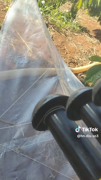 DIY Assembly of Black and Yellow Wind Chimes