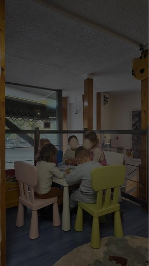 Chez Langues Academy, chaque cours d’anglais collectif est une expérience conviviale et motivante 💬✨ On apprend, on échange, on progresse ensemble dans une ambiance bienveillante et sans pression. 🧠 Des professeurs passionnés, des activités interactives et beaucoup de bonne humeur ! 🌟 Quel que soit ton niveau, ta place est ici. #LanguesAcademy #CoursAnglais #SpeakEnglishWithUs | Jeunes Diplomates