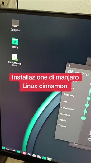 Sto installando Linux su un 128gb di spazio. Linux cinnamon manjaro. Il tutto per tenere i miei programmi semplicemente su poco più di 20 gighi rispetto a Windows. #linuxtips #desksetup #workstation #linux