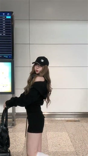 fitcheck black suit stockings This is just too paper-thin #Slimming outfits#Laid-back styl