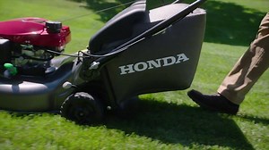 13K views · 64 reactions |  Una máquina de cortar grama Honda es lo que necesitas para el patio de tu casa. ✔️Motor Honda GCV170 ✔️Cubierta de acero de 21” con cuchillas gemelas ✔️Smart Drive ¡Búscala en #PlanetHonda! Llámanos hoy: ☎️787-494-5972 | Flagship Power Zone | Facebook