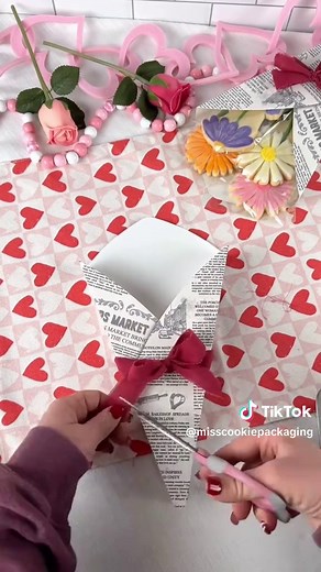 How to Package a Flower Cookie Bouquet for Valentine's Day
