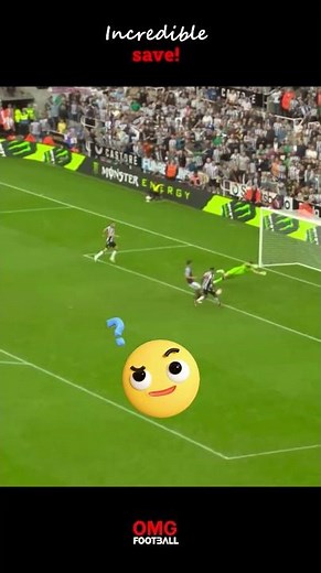 Emiliano Martínez's incredible save!😱