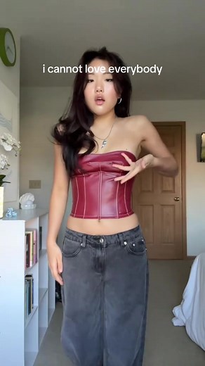 Yuna Queen Moss Faux Leather Corset - Edikted Fashion