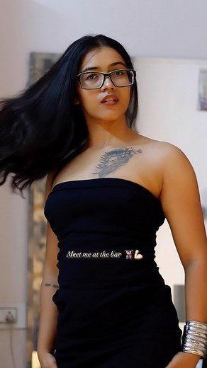 Muscle Barbie 🦁 on Instagram: "The only bar i know is bar bell 🏋🏻‍♀️💪🏻♥️"